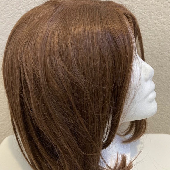 12" Wig. Small. Synthetic straight hair. Auburn. Bob style.Hand-tied, Lace front - Picture 6 of 8